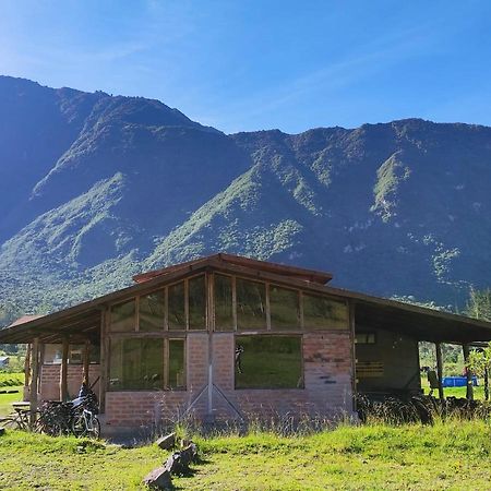 El Castillo Del Lobo Pululahua Bed & Breakfast กีโต ภายนอก รูปภาพ