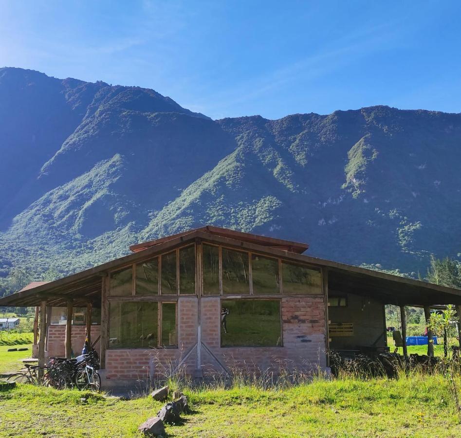 El Castillo Del Lobo Pululahua Bed & Breakfast กีโต ภายนอก รูปภาพ